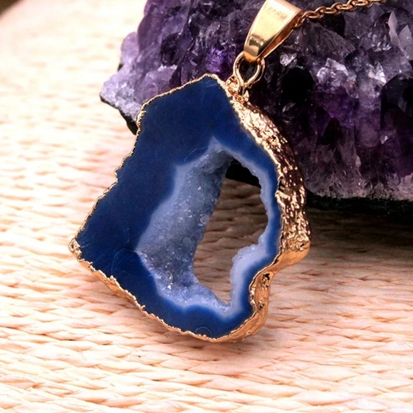 Natural Druzy Geode Stone Pendant Necklace~ Blue - Picture 2 of 4